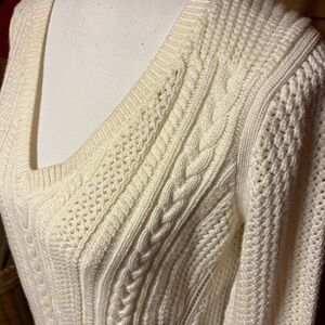 Banana Republic classic Cream Cable Knit Sweater